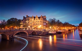 阿姆斯特丹，荷兰，晚上，房子，桥，河，灯，船 高清壁纸