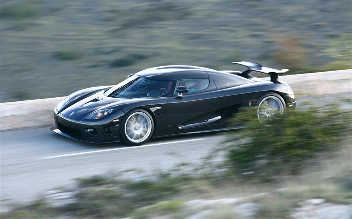黑色超级跑车Koenigsegg的速度 壁纸 图片