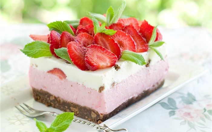 美味甜点，草莓蛋糕 壁纸 图片