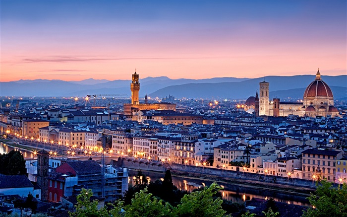 意大利美丽的城市夜景 壁纸 图片