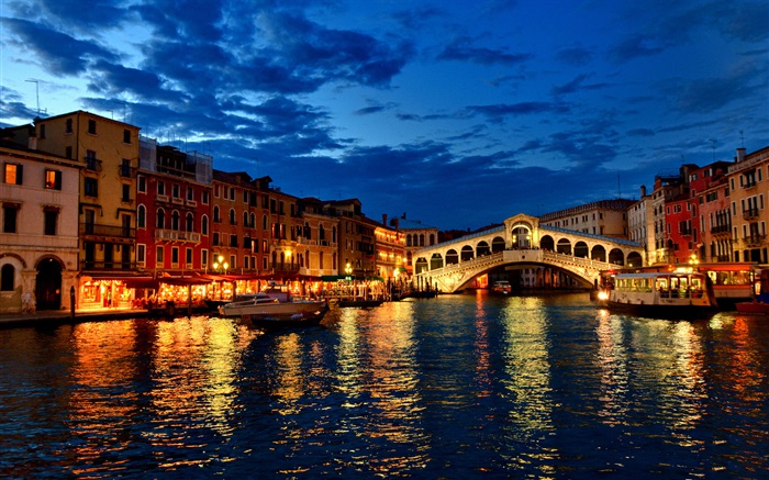 威尼斯，晚上，河流，房屋，灯，桥 壁纸 图片