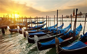 威尼斯日落，船，河 高清壁纸