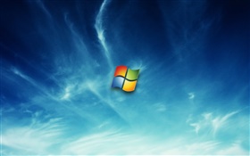 Windows 7的徽标在天空