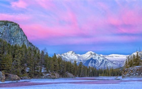 加拿大国家公园，河，山，树，云，冬天 高清壁纸