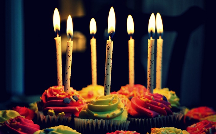 蛋糕，奶油，生日，蜡烛，火 壁纸 图片