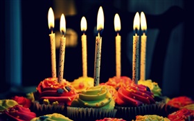蛋糕，奶油，生日，蜡烛，火 高清壁纸