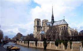 巴黎圣母院，法国