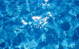 水，背景虚化，蓝色，阳光 高清壁纸