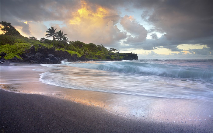 海浪冲击，黑色的沙滩，夏威夷 壁纸 图片