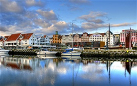 挪威亮丽的风景线，河流，房屋 高清壁纸