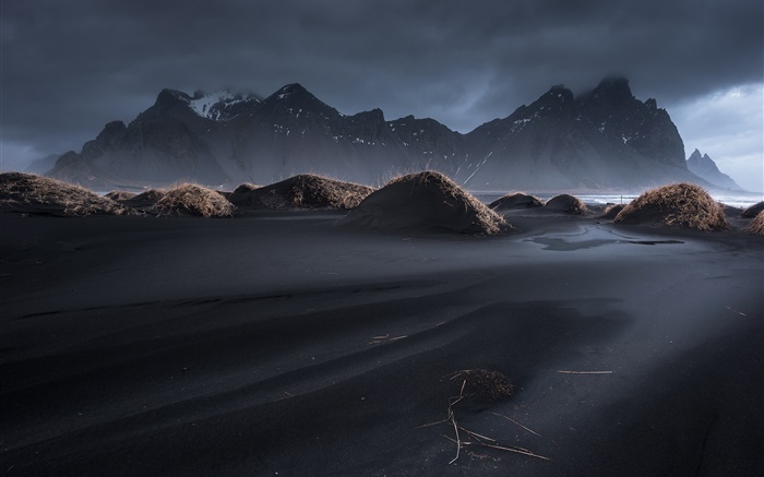 冰岛，Vestrahorn，黑沙滩，黄昏，草，山，云 壁纸 图片