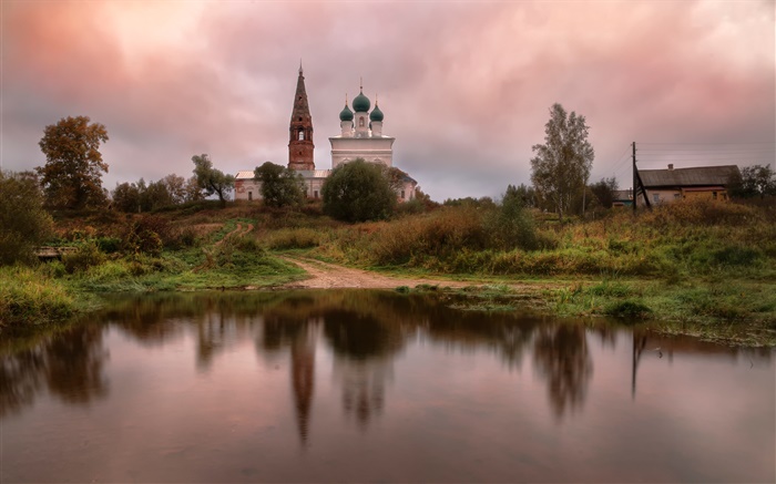俄罗斯，庙，村，池塘，草，树，云 壁纸 图片