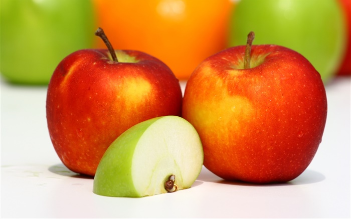 两个红苹果，青苹果片，美味的水果 壁纸 图片