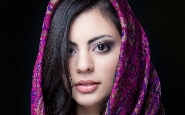 美丽的印度女孩，棕色的眼睛，围巾 壁纸 图片