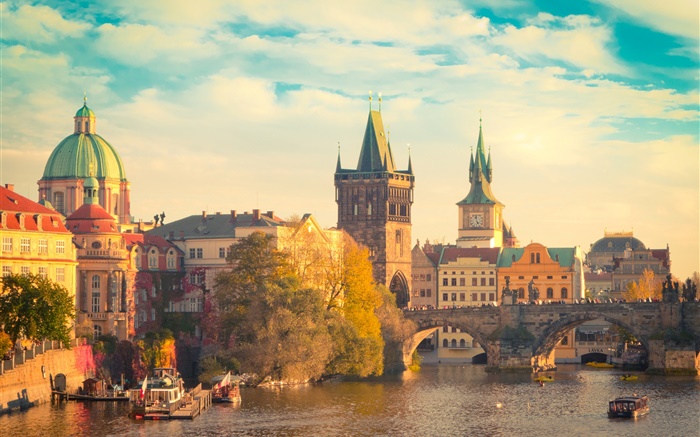布拉格，捷克共和国，伏尔塔瓦河，查理大桥，船，房屋 壁纸 图片