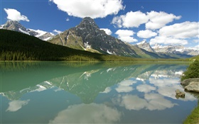水禽湖，班夫国家公园，加拿大阿尔伯塔省，云，山，森林