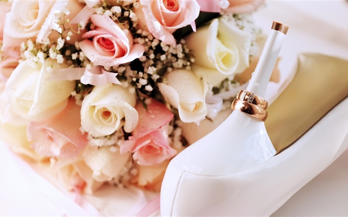 结婚戒指，粉红色的玫瑰鲜花，高跟鞋 壁纸 图片
