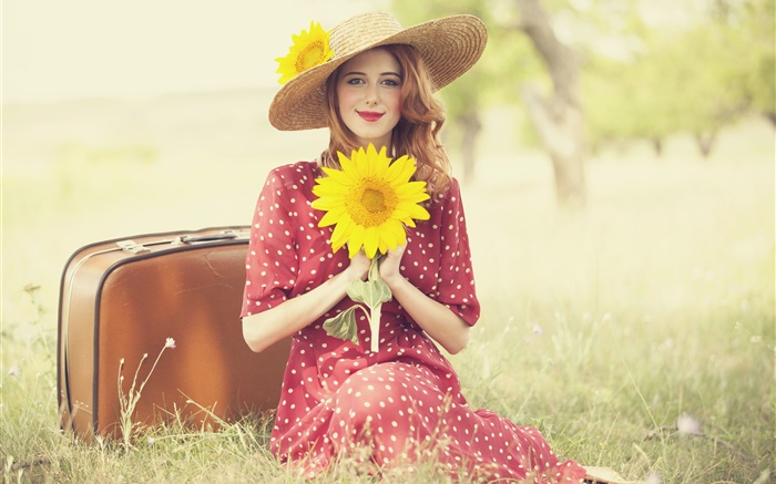 微笑的金发女孩，姿势，拿着向日葵，微笑 壁纸 图片