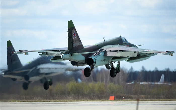 苏-25战斗机亚音速起飞 壁纸 图片