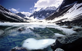 安慰湖，山，雪，班夫国家公园，加拿大阿尔伯塔省 高清壁纸
