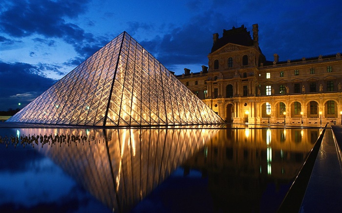 玻璃金字塔，法国，卢浮宫 壁纸 图片