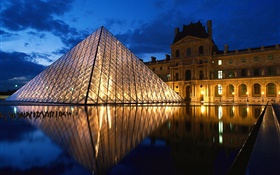 玻璃金字塔，法国，卢浮宫 高清壁纸