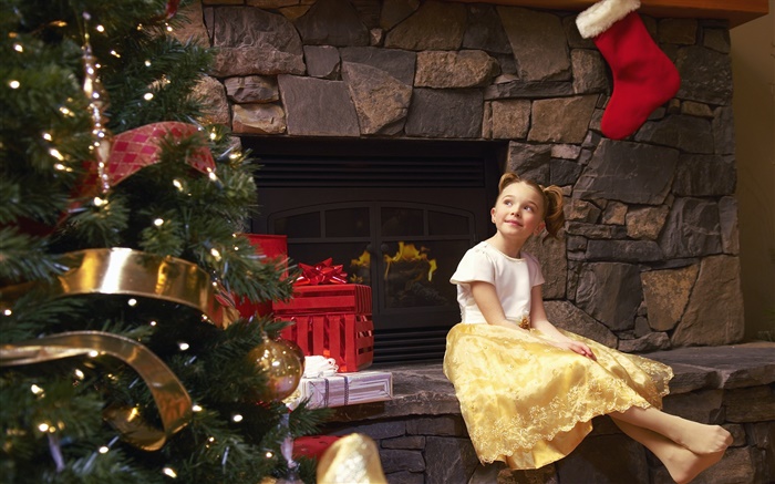 快乐的小女孩在圣诞节 壁纸 图片