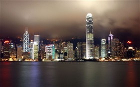 香港美丽的城市，高楼林立，夜晚，灯光，河 高清壁纸