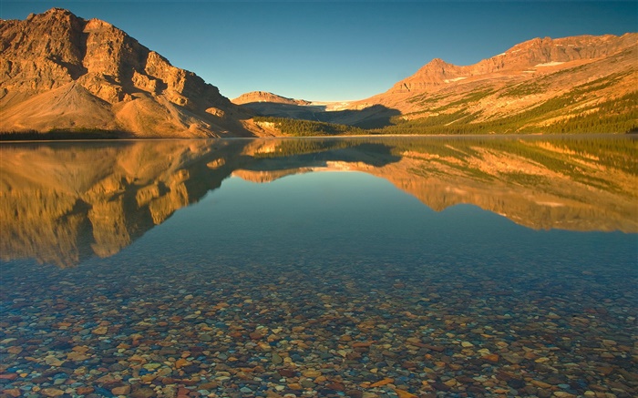 湖，清澈的水，山，阳光，黄昏 壁纸 图片