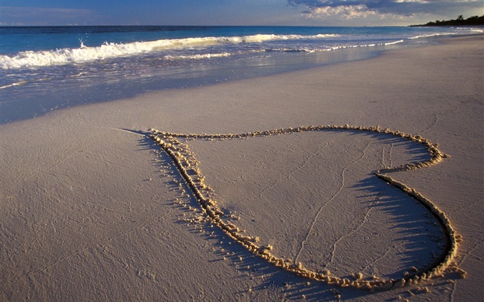 爱的心，沙滩，大海 壁纸 图片