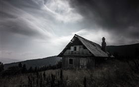 晚上，老木头房子，黑白色款式 高清壁纸
