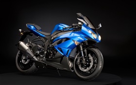 川崎忍者zx-6R摩托车，蓝色和黑色