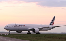 波音777客机，法国 高清壁纸