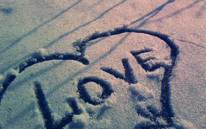 爱的心在雪地 壁纸 图片