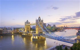 伦敦塔桥，泰晤士河，黄昏，英国伦敦 高清壁纸