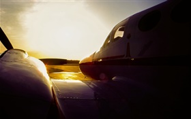 C3塞斯纳飞机在日落，机场 高清壁纸