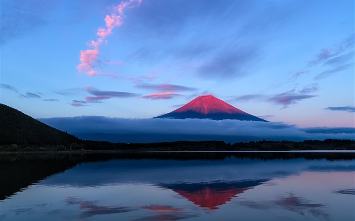 日本，富士山在晚上，湖，水中倒影 壁纸 图片