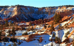 冬天自然风景，雪，红色岩石 高清壁纸