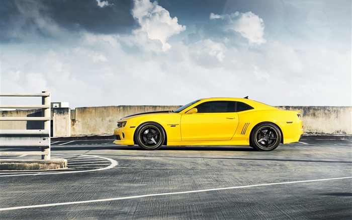 雪佛兰Camaro RS黄色车侧视图 壁纸 图片
